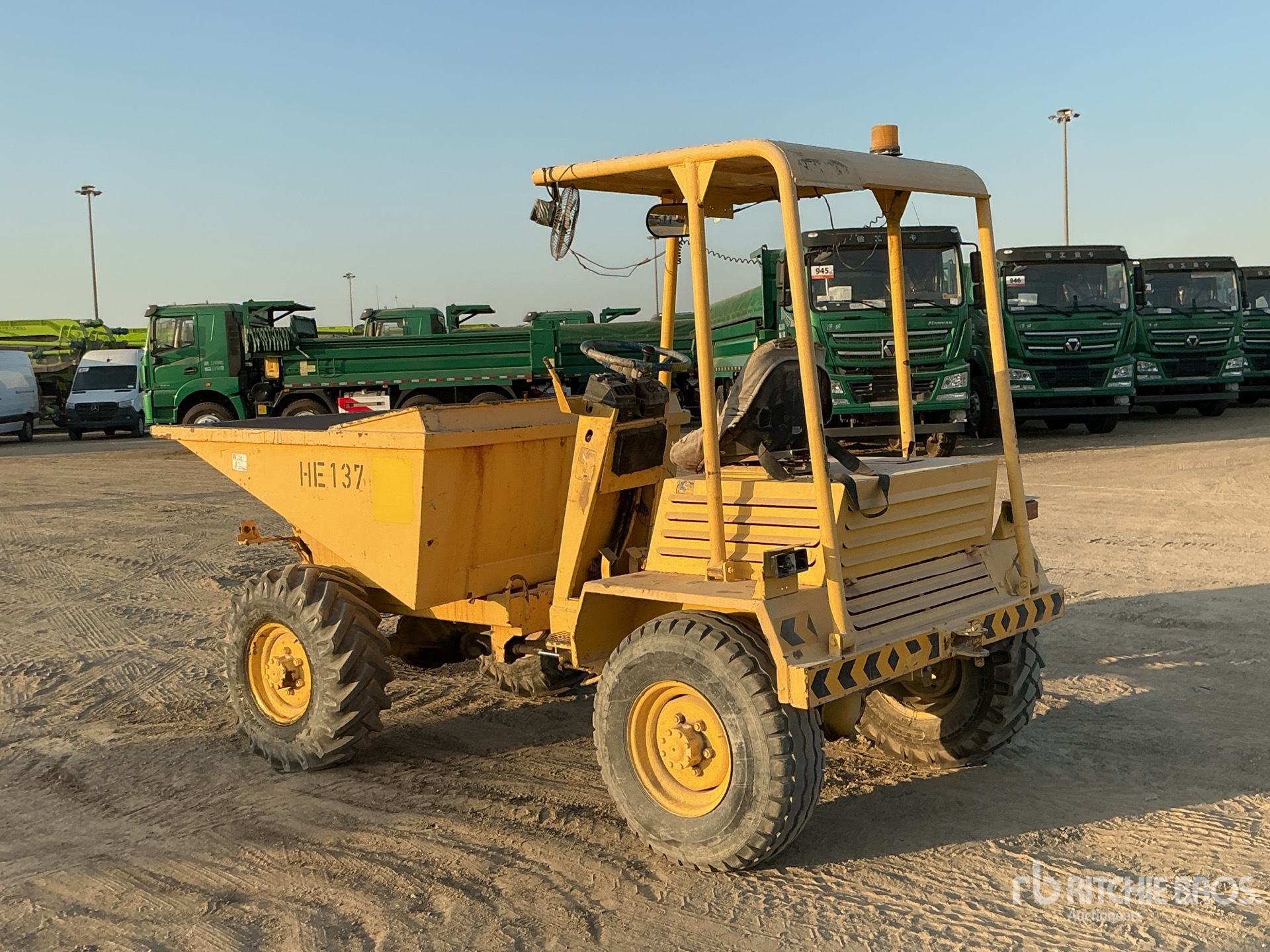 General Appearance with Bild, Ecke hinten links