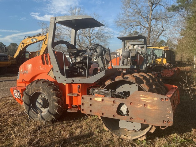 2013 Hamm 3307P Padfoot Drum Compactor (Inoperable)