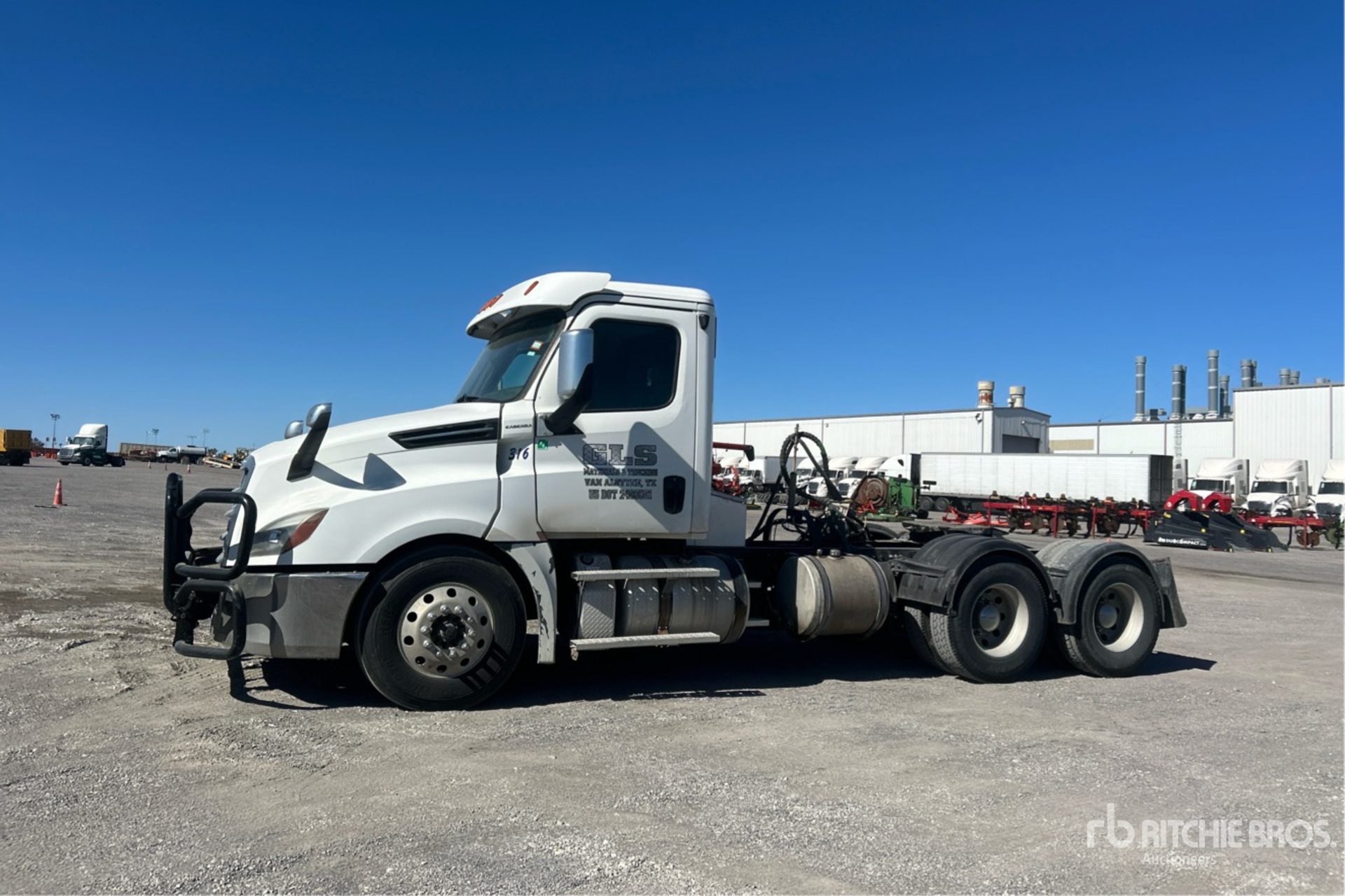 General Appearance with Picture, Left Front Corner