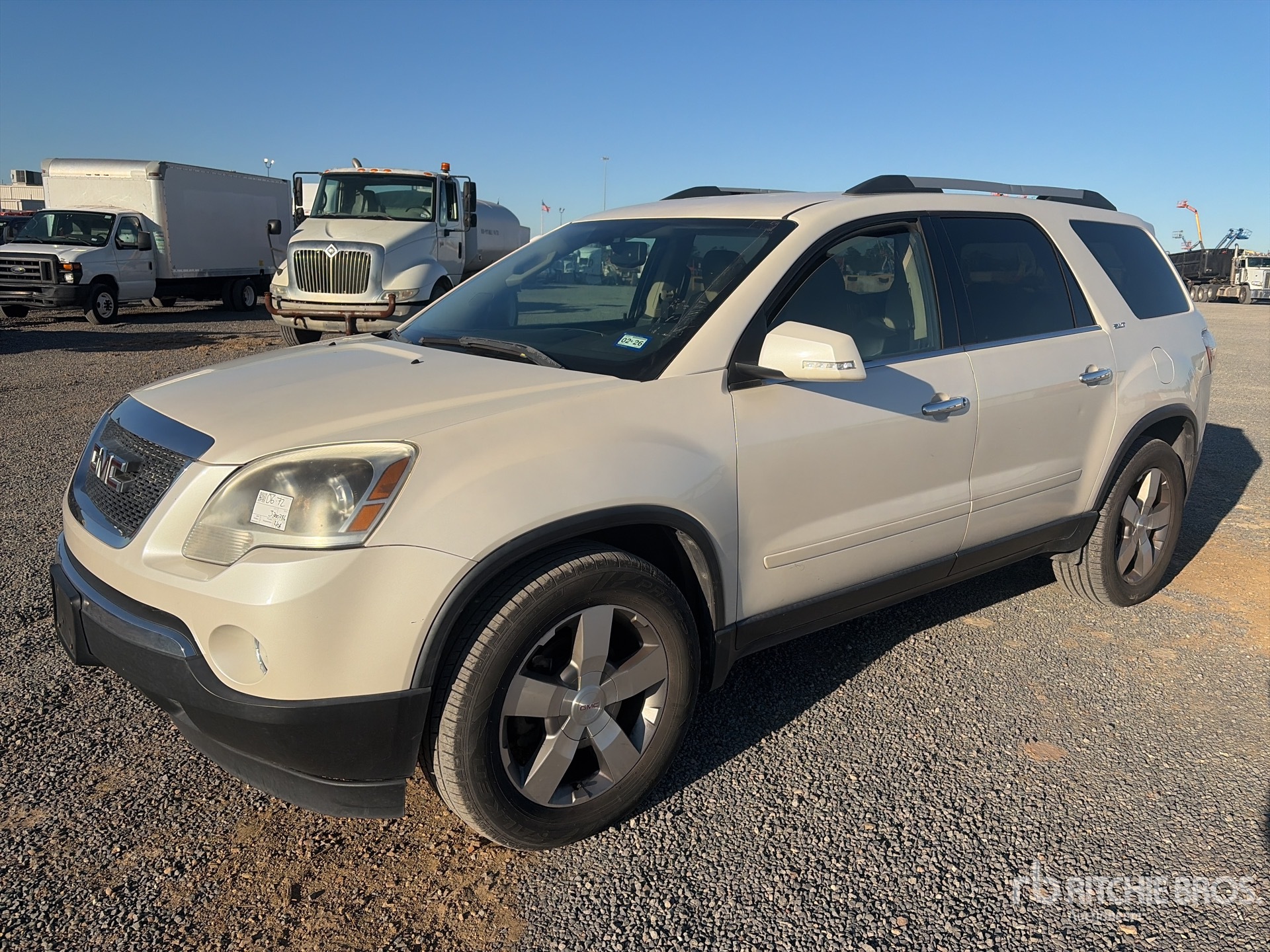 General Appearance with Bild, Ecke vorne links