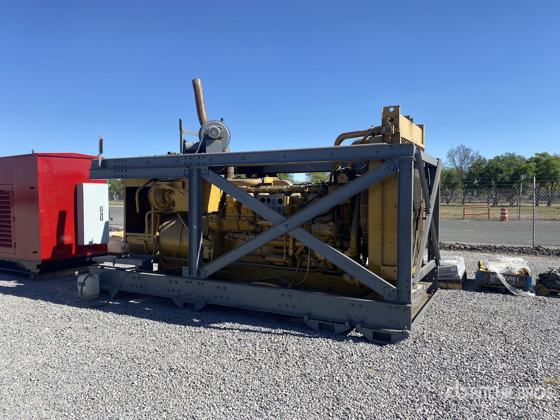 General Appearance with Foto, angolo posteriore sinistro