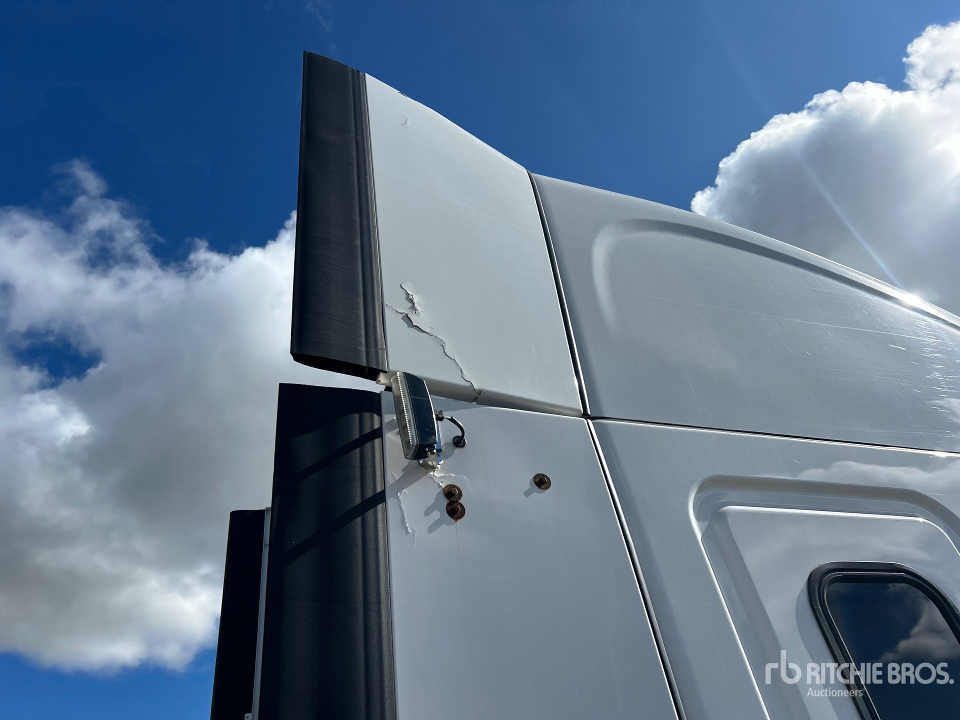 2021 Freightliner CASCADIA 126