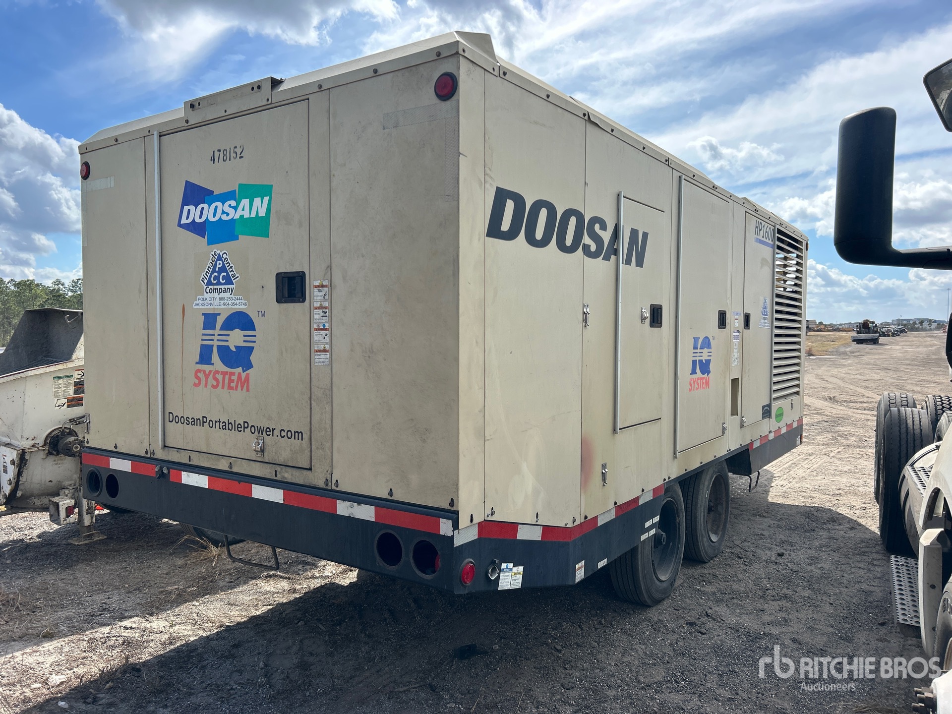 General Appearance with Bild, Ecke hinten rechts