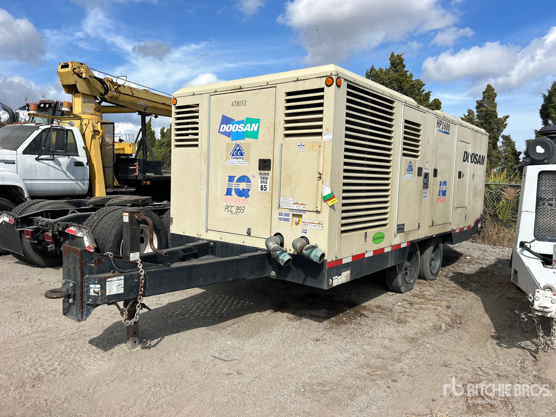 General Appearance with Bild, Ecke vorne links