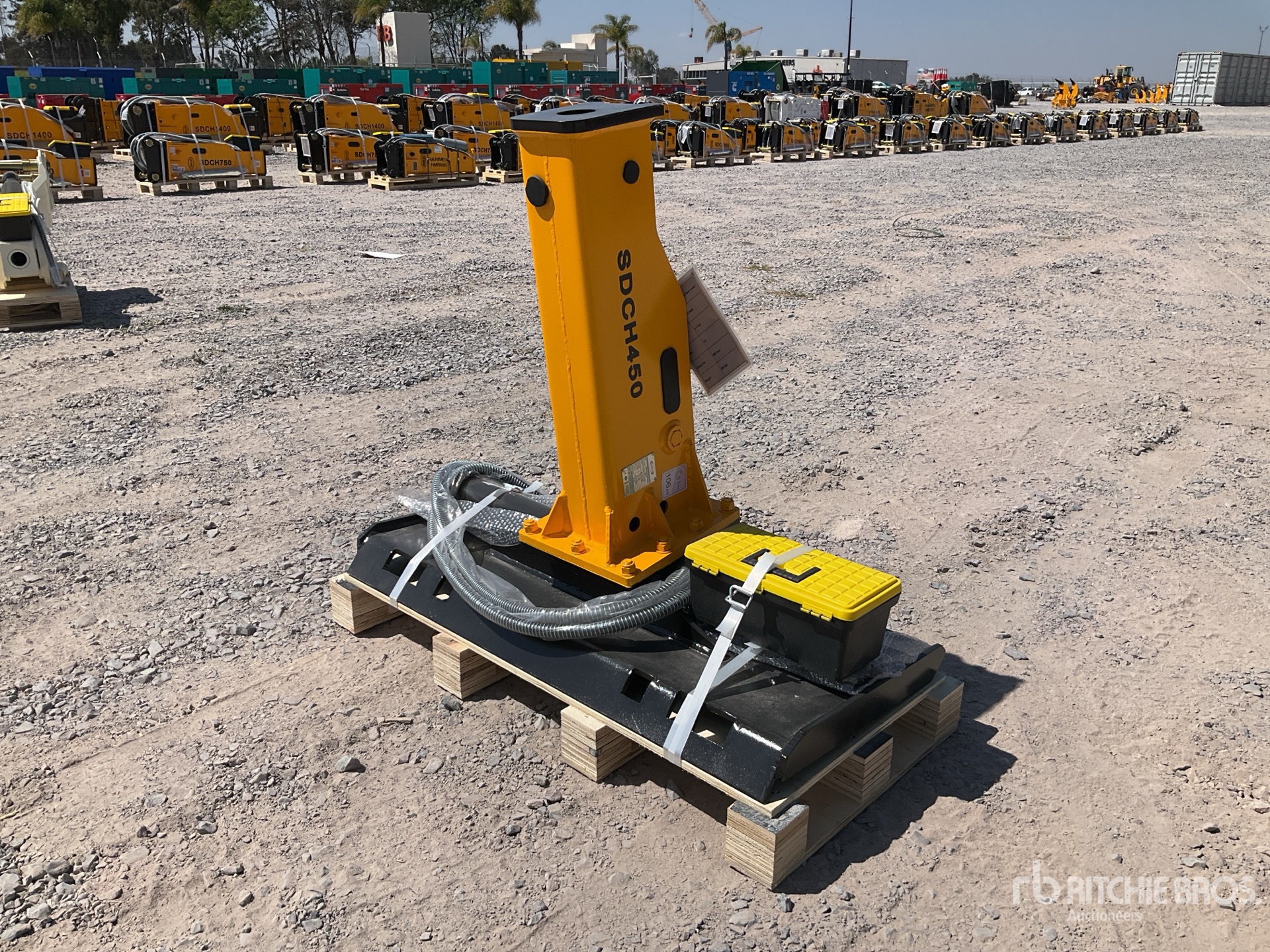 General Appearance with Bild, Ecke hinten links