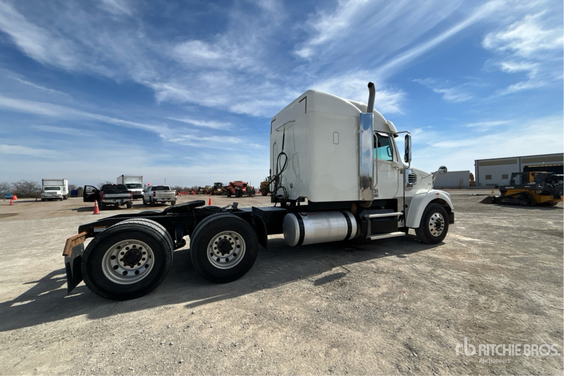 General Appearance with Foto, angolo anteriore sinistro