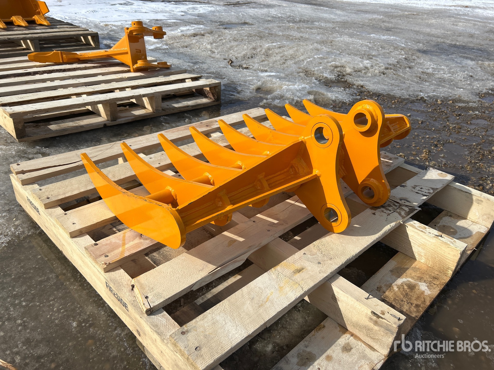 General Appearance with Picture, Right Front Corner