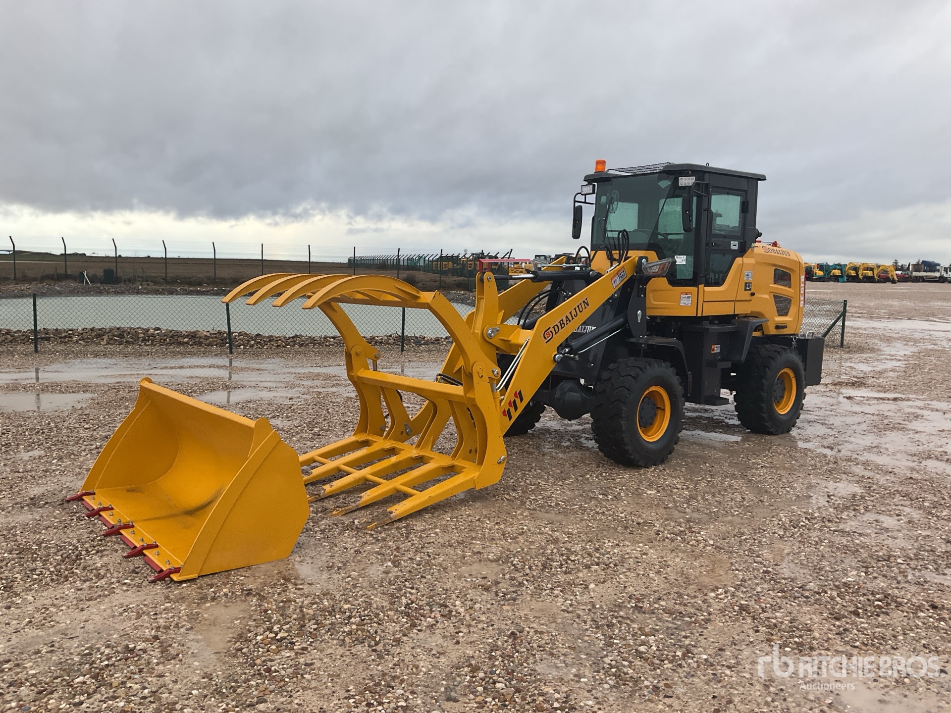 General Appearance with Operation Video