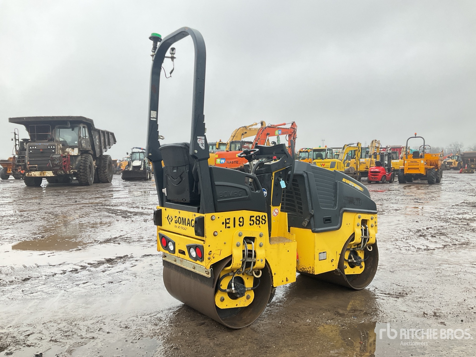 General Appearance with Bild, Ecke hinten rechts