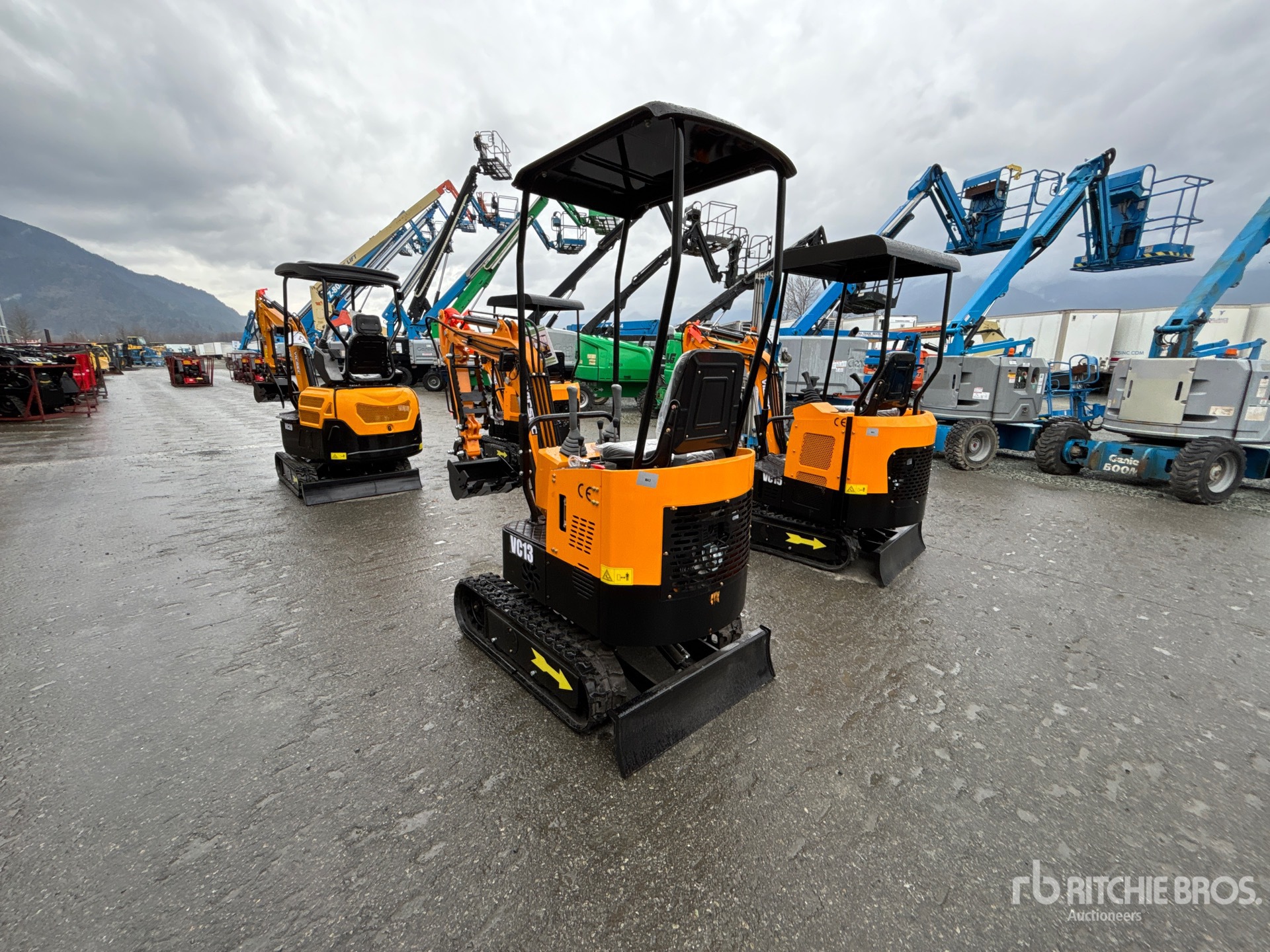 General Appearance with Foto, angolo posteriore sinistro