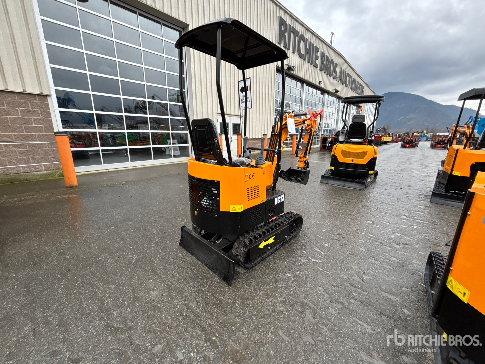 General Appearance with Foto, angolo anteriore sinistro