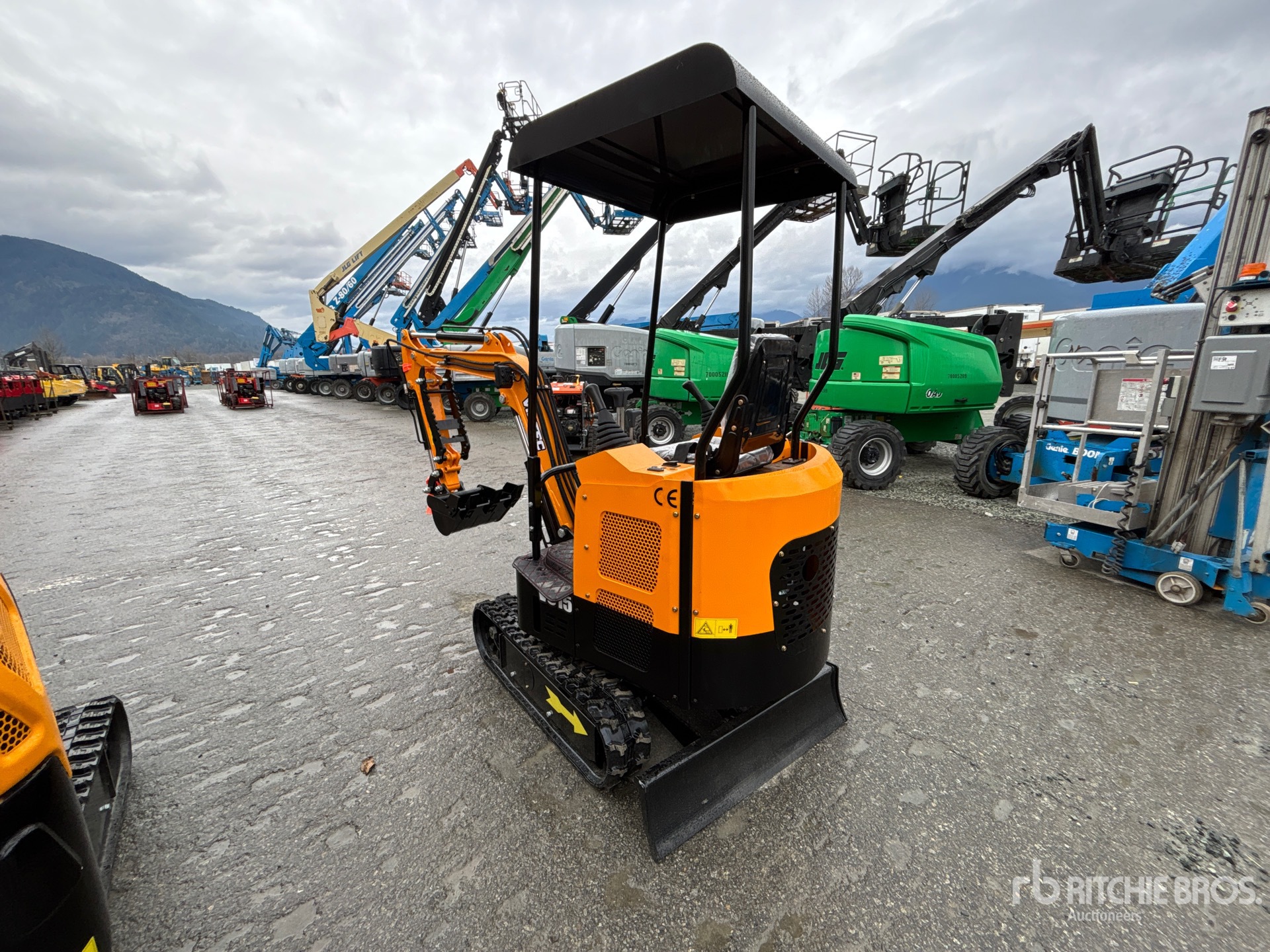 General Appearance with Foto, angolo posteriore sinistro