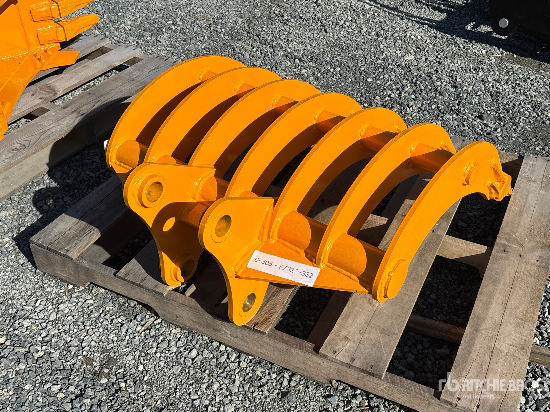 General Appearance with Bild, Ecke vorne links