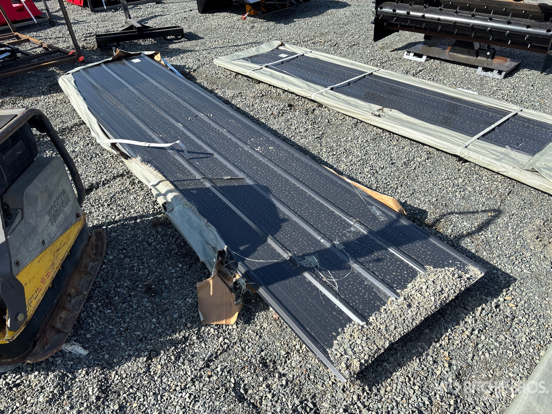 General Appearance with Bild, Ecke hinten rechts