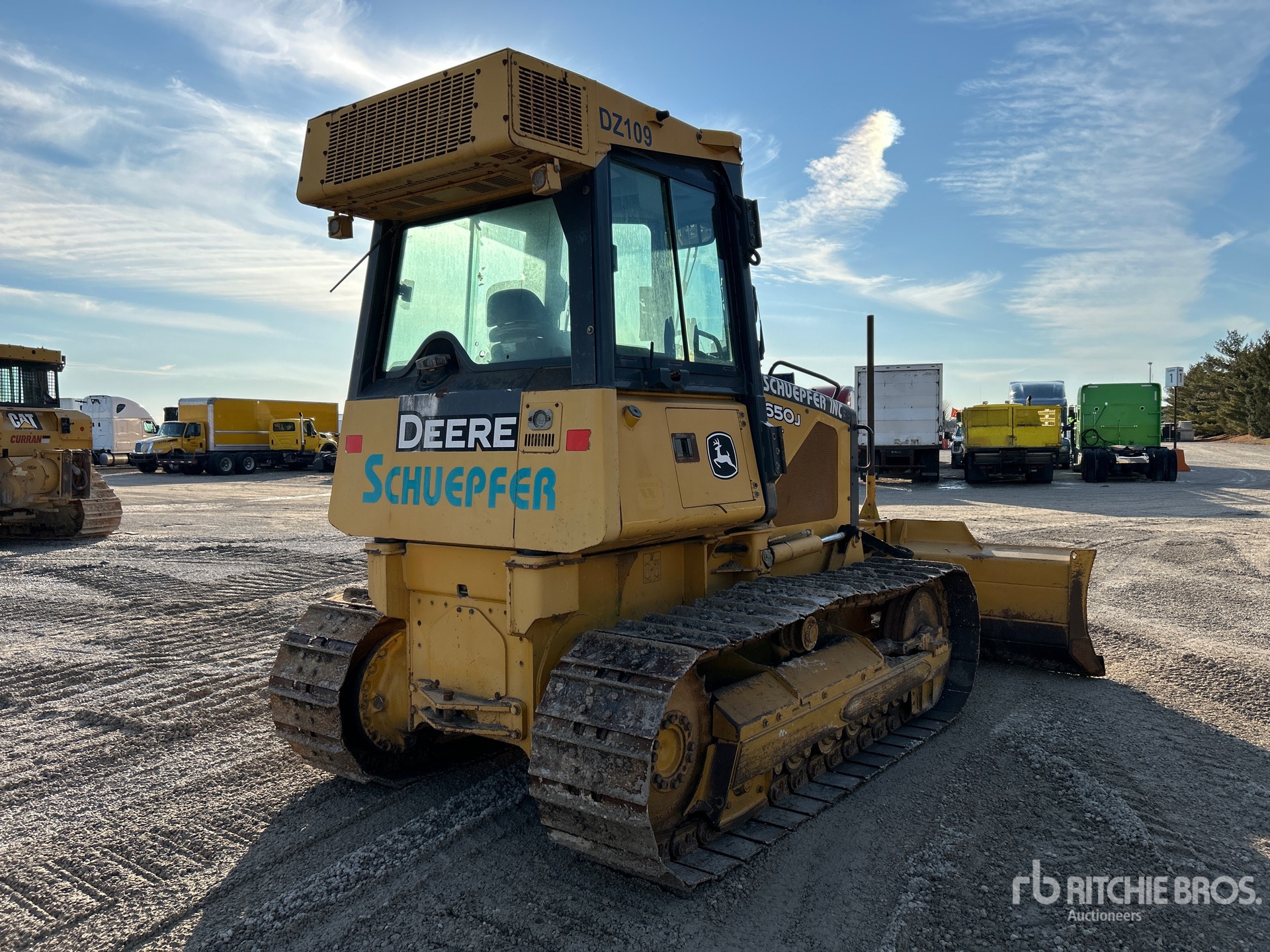 General Appearance with Foto, angolo anteriore sinistro