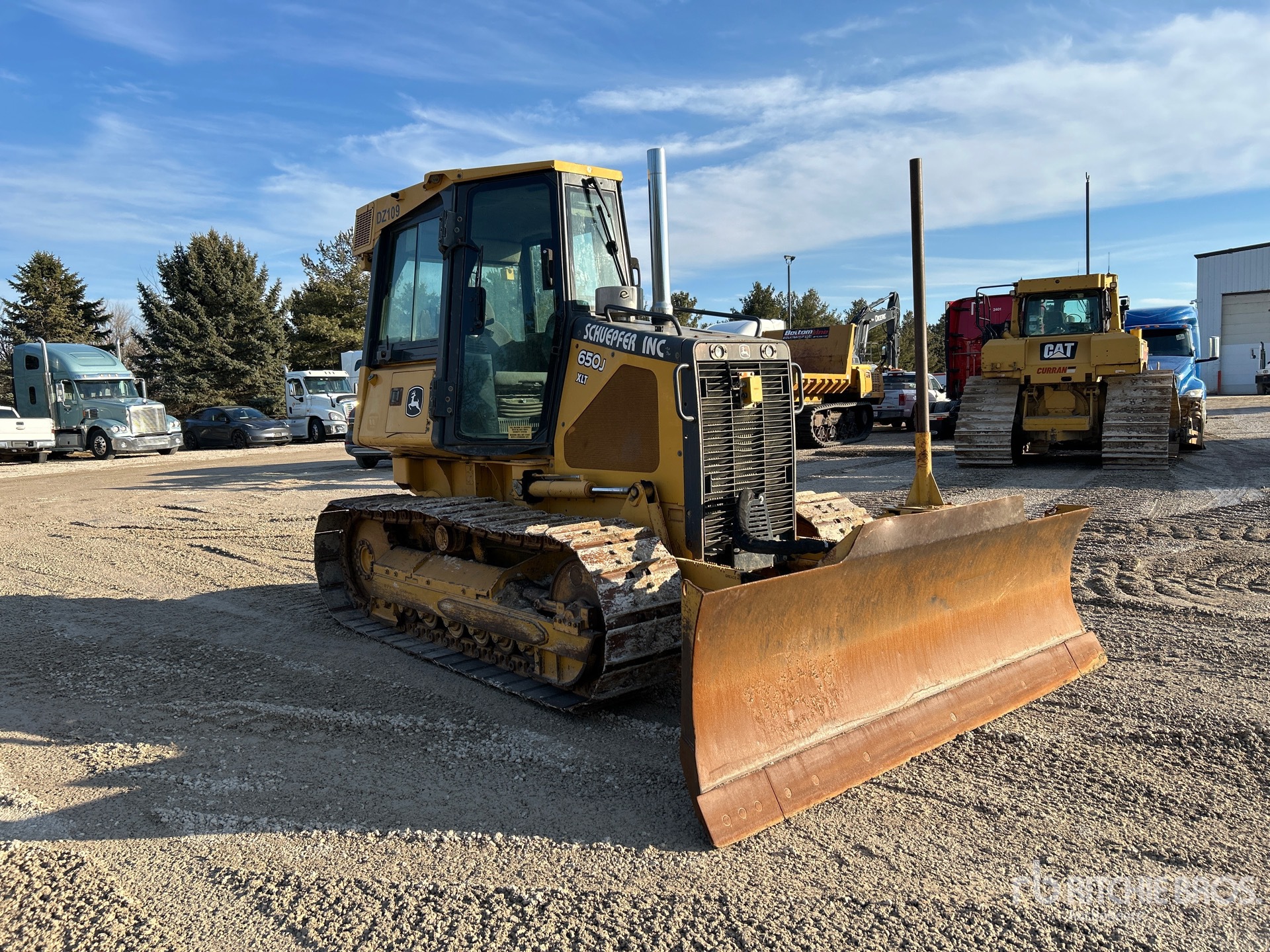 General Appearance with Foto, angolo anteriore destro