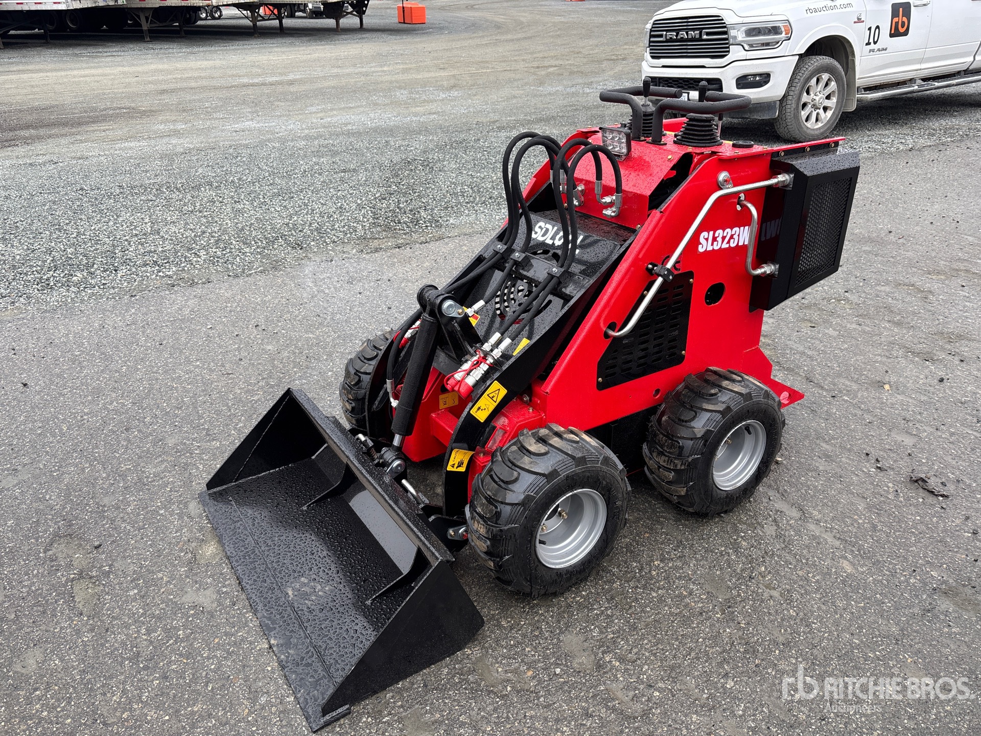 General Appearance with Picture, Left Front Corner