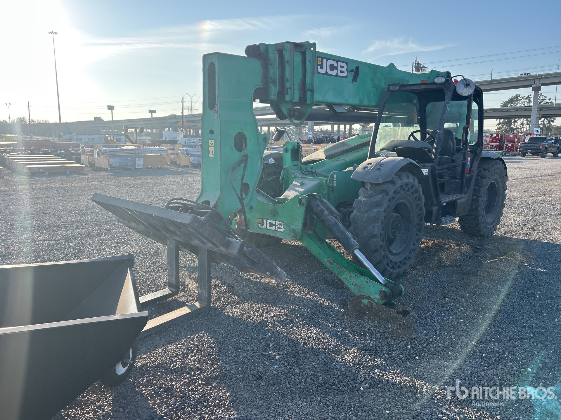 General Appearance with Bild, Ecke vorne links