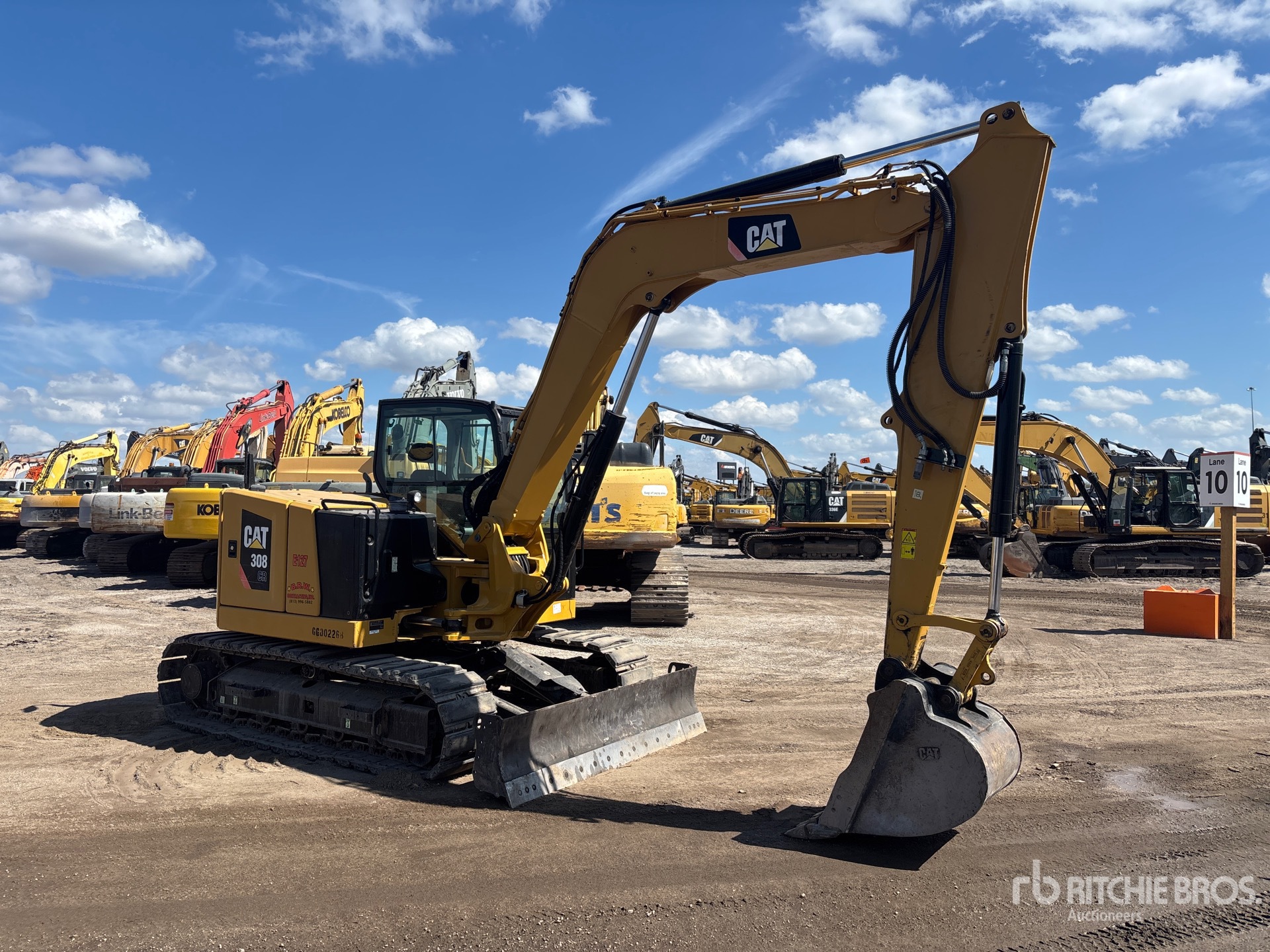 General Appearance with Bild, Ecke vorne rechts