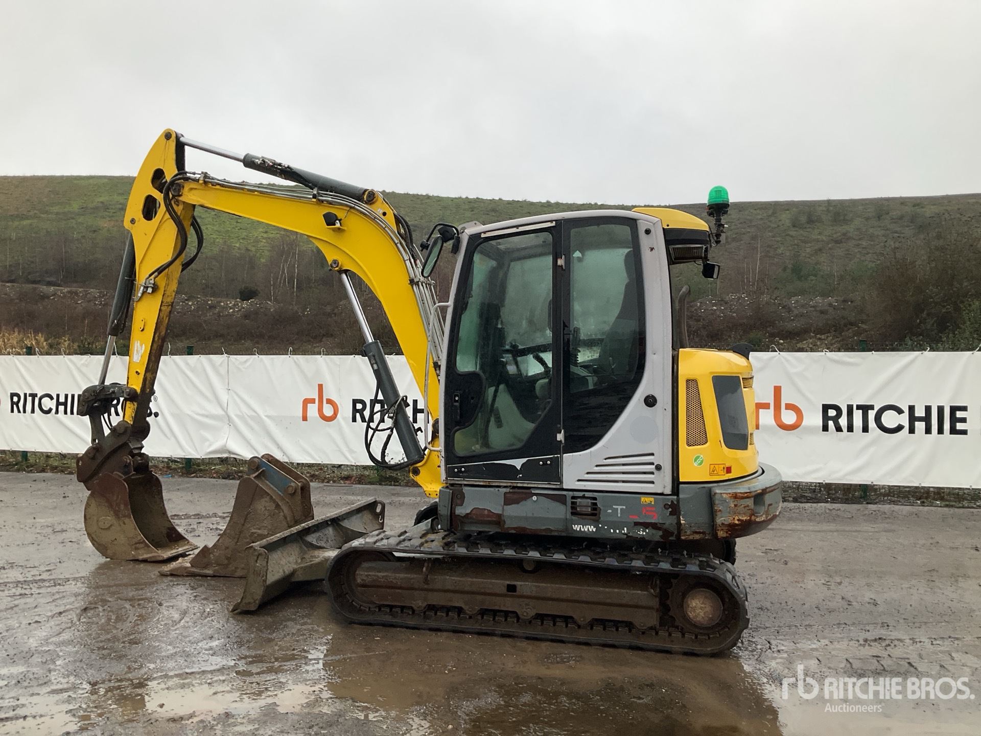 General Appearance with Bild, Ecke hinten links