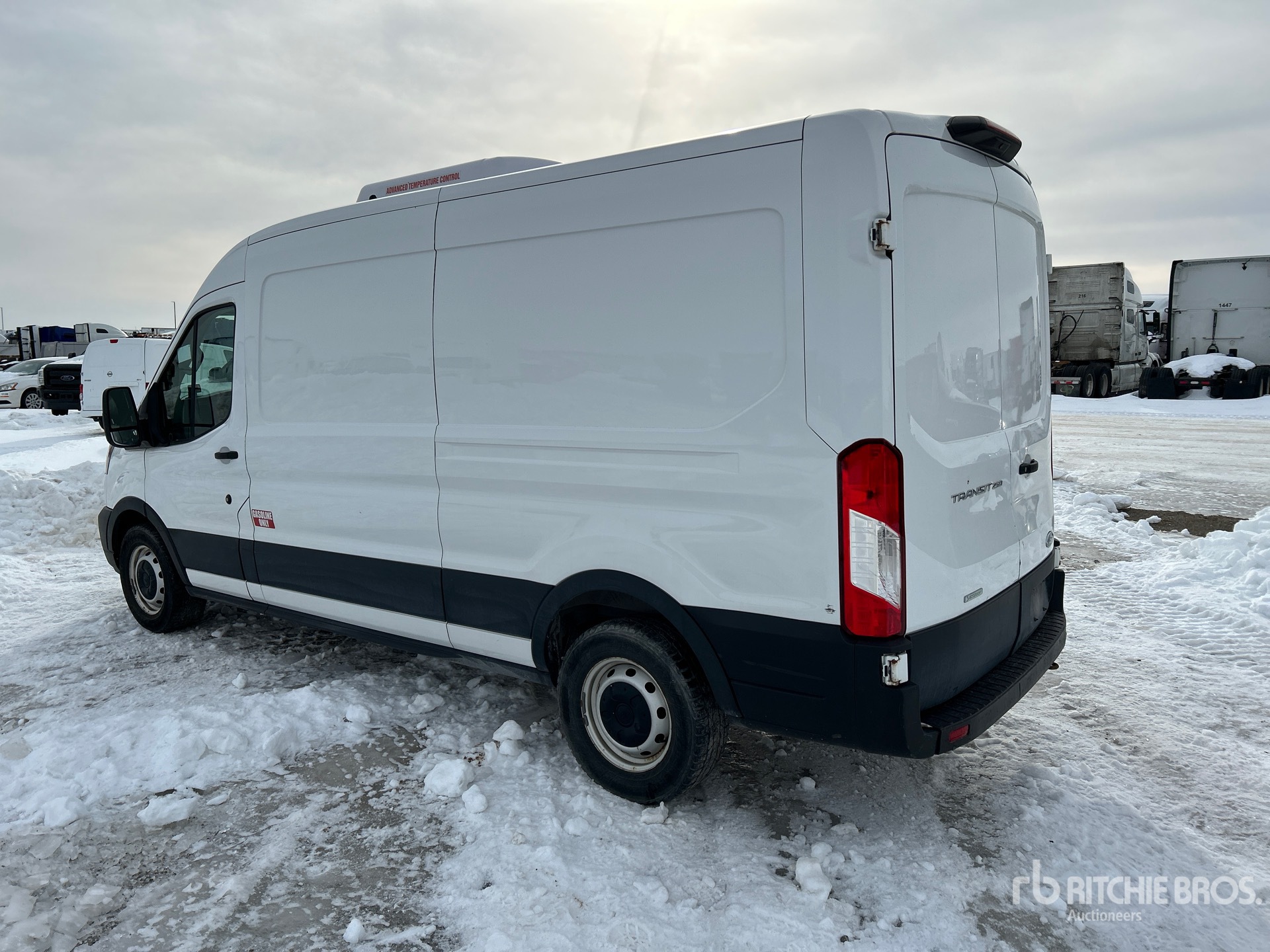 General Appearance with Foto, angolo posteriore sinistro