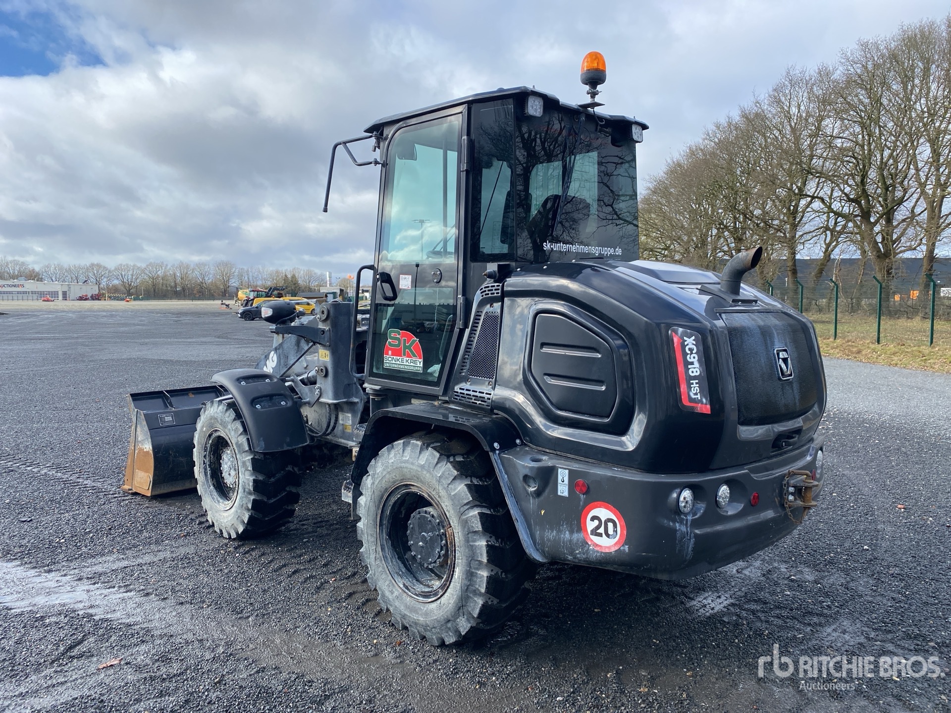 General Appearance with Picture, Left Rear Corner