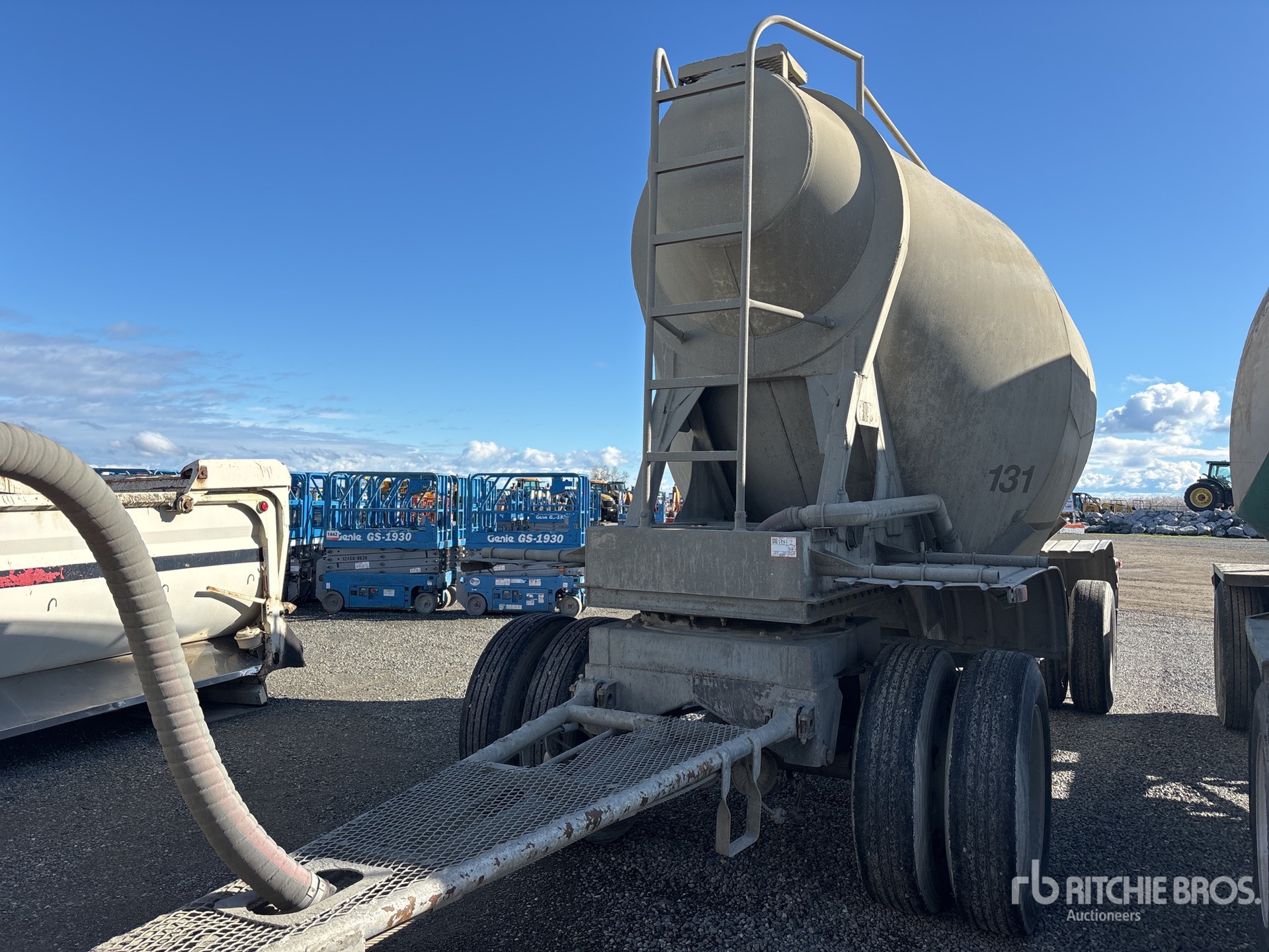 General Appearance with Image, coin avant gauche