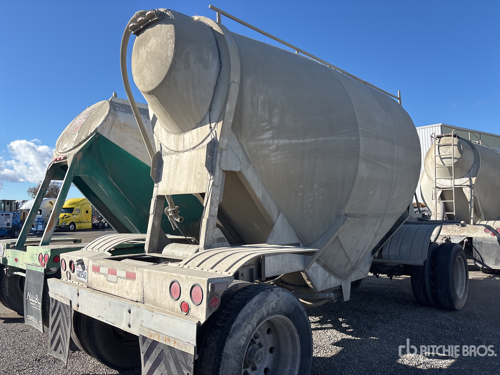 General Appearance with Image, coin arrière droit