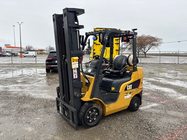 2020 Cat 2C5004 2350 lb Cushion Tire Forklift