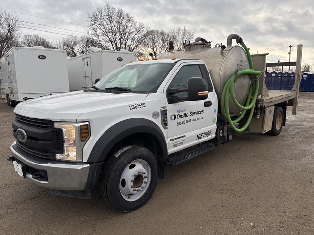 NVE Challenger 304 on 2018 Ford F-550 XL 4x2 Portable Toilet Vacuum Tanker Truck