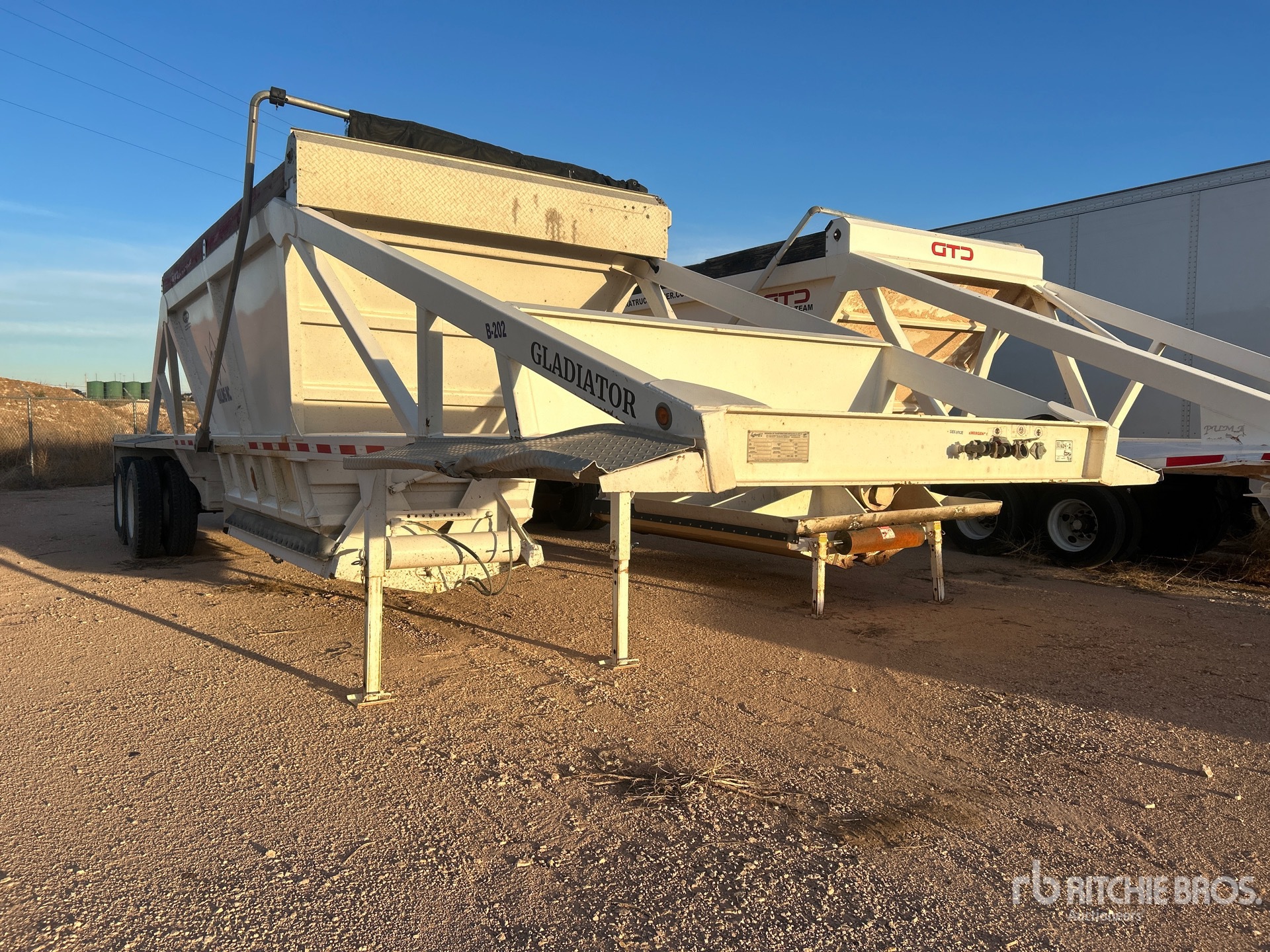 General Appearance with Bild, Ecke vorne rechts