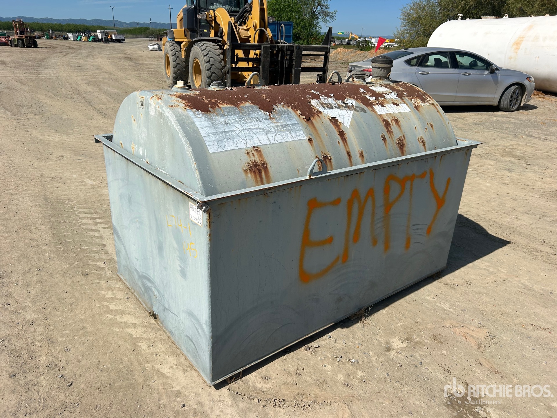 General Appearance with Picture, Right Front Corner