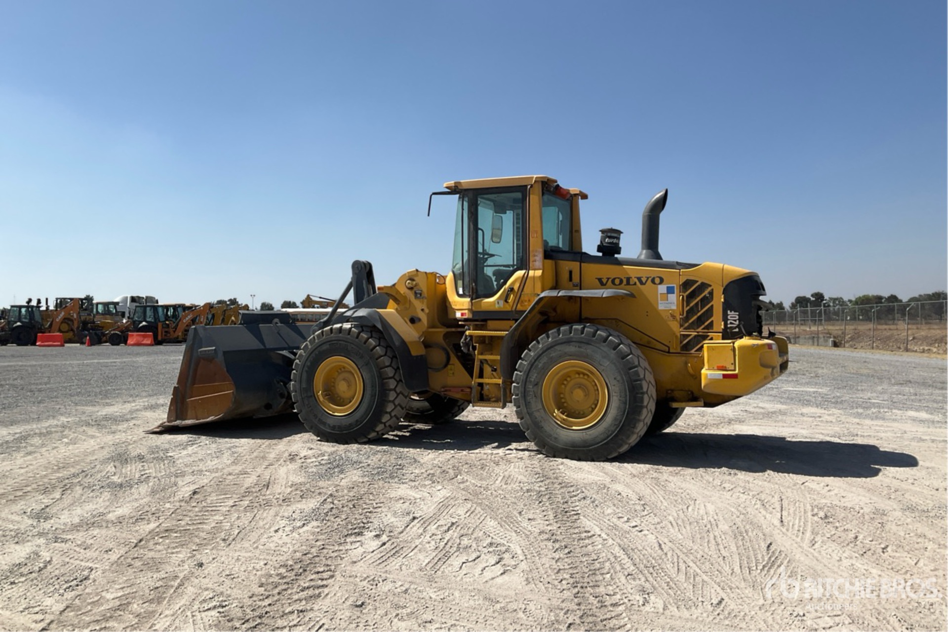 General Appearance with Bild, Ecke hinten links