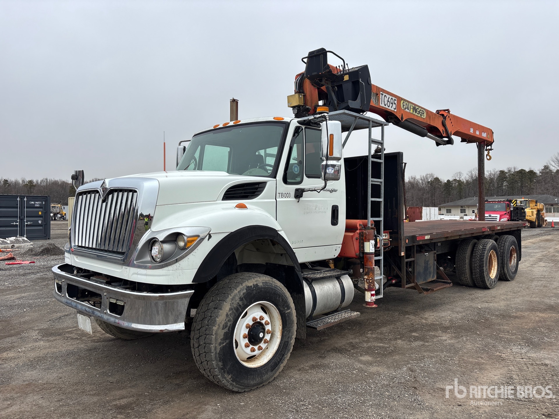 General Appearance with Bild, Ecke vorne links