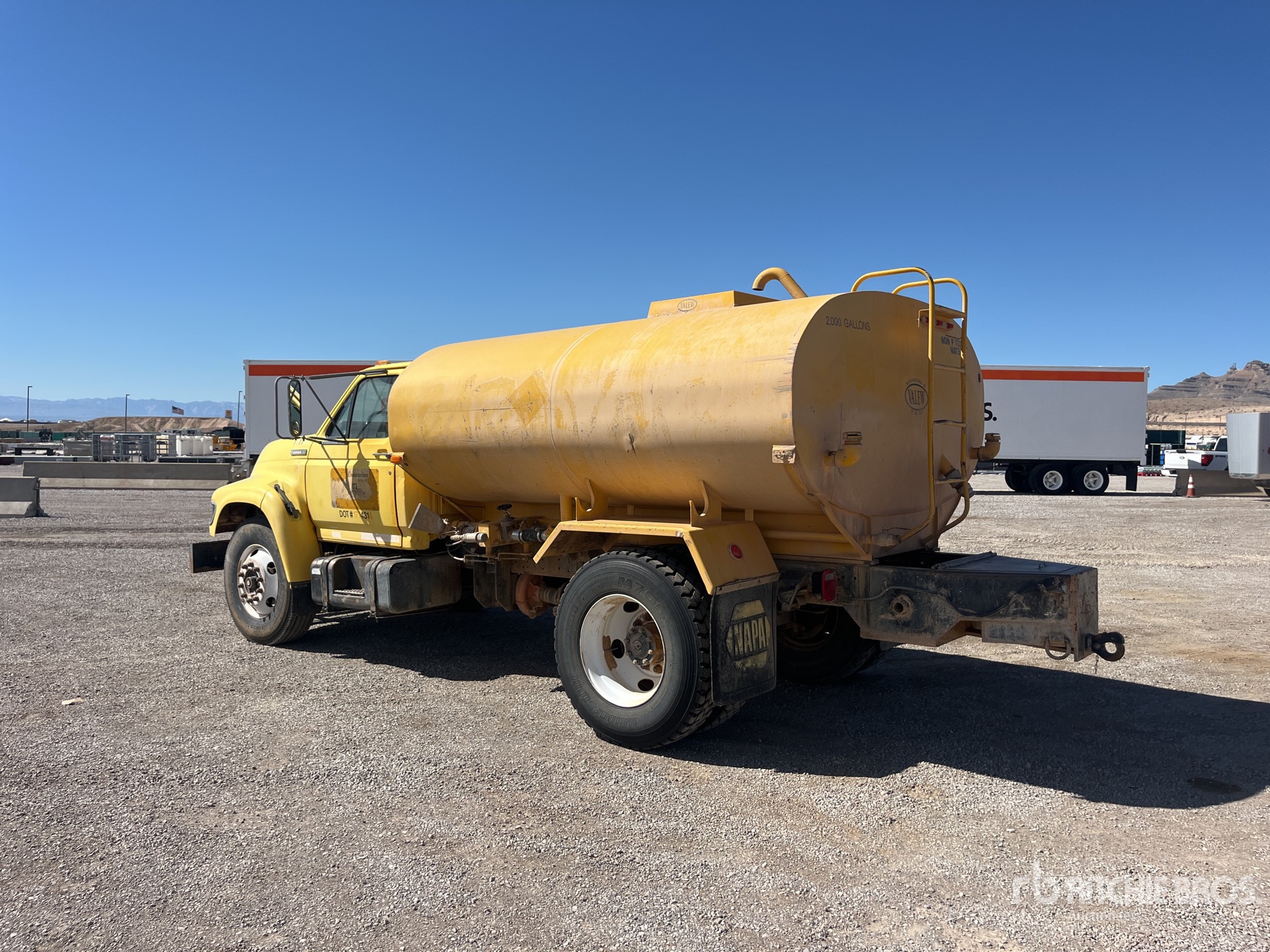 General Appearance with Bild, Ecke hinten links