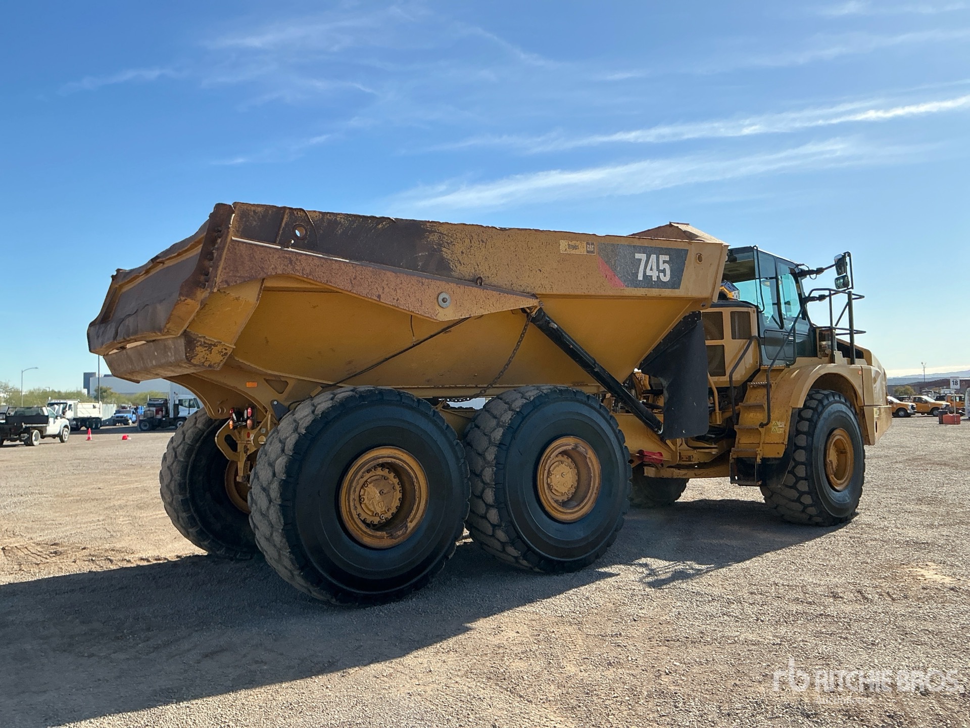 General Appearance with Imagen: esquina trasera derecha