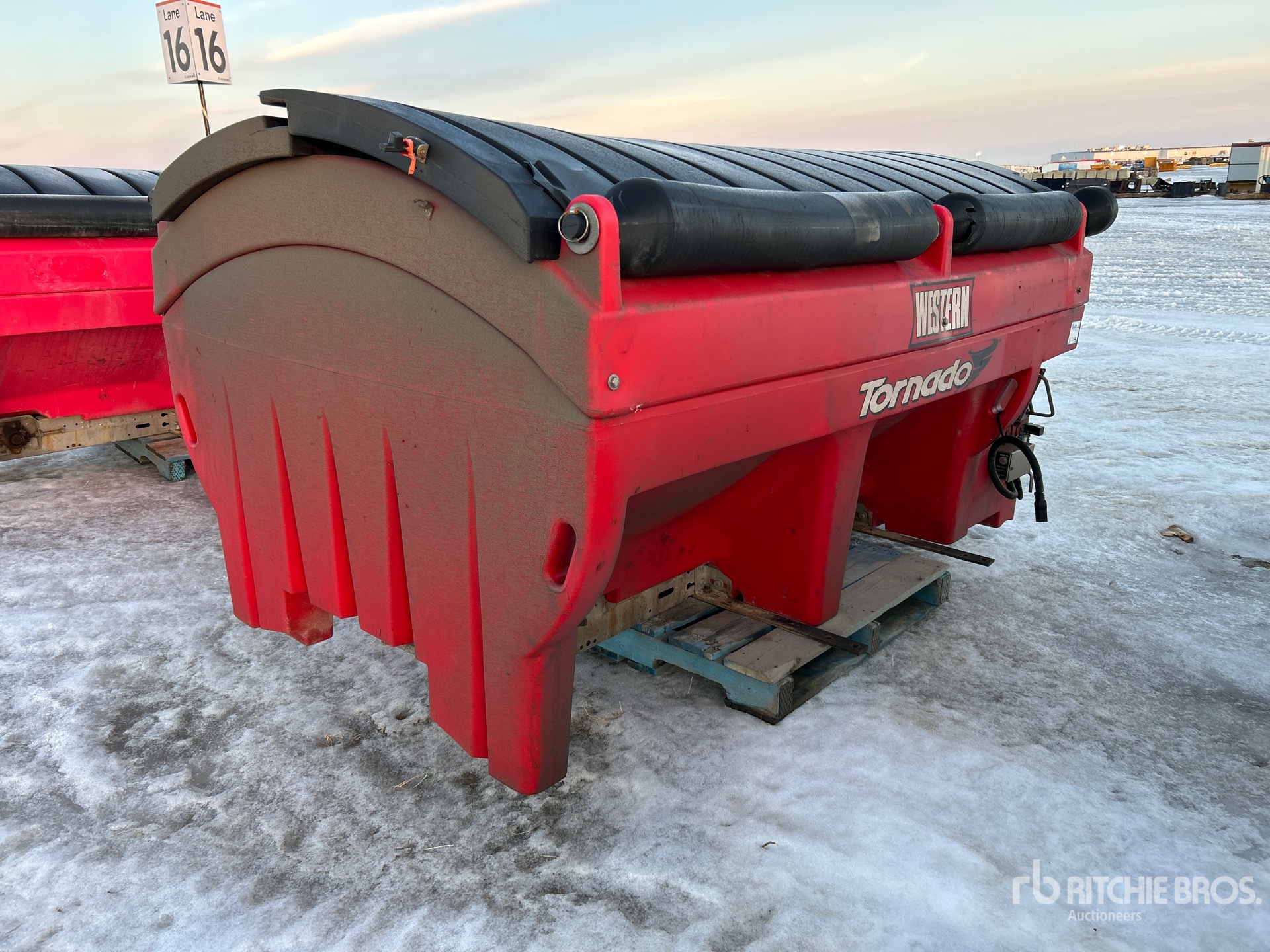 General Appearance with Bild, Ecke hinten rechts