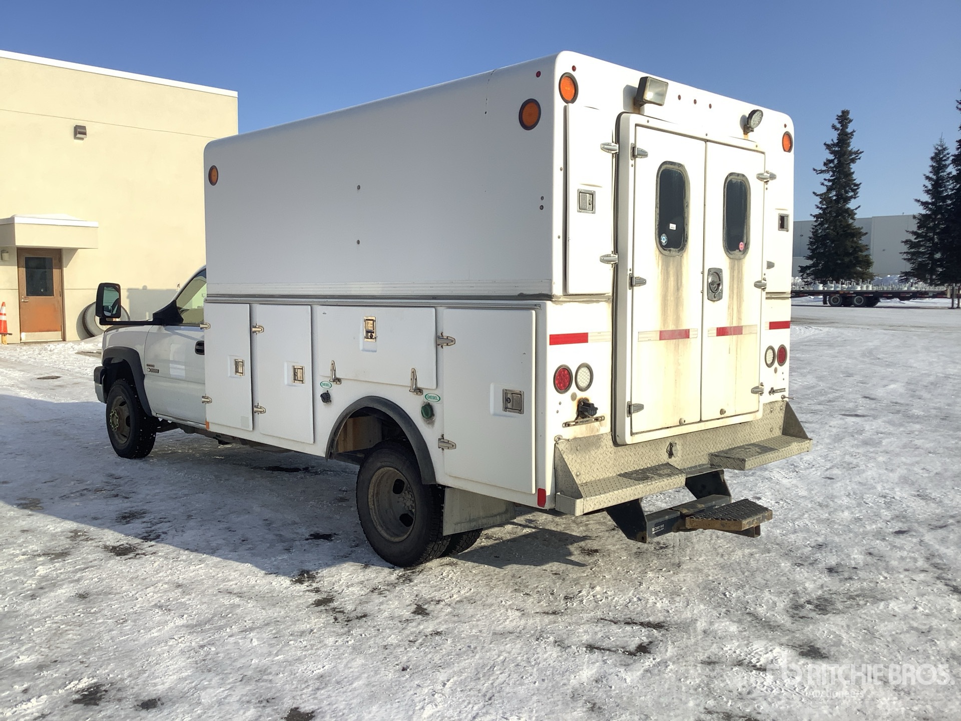 General Appearance with Picture, Left Rear Corner