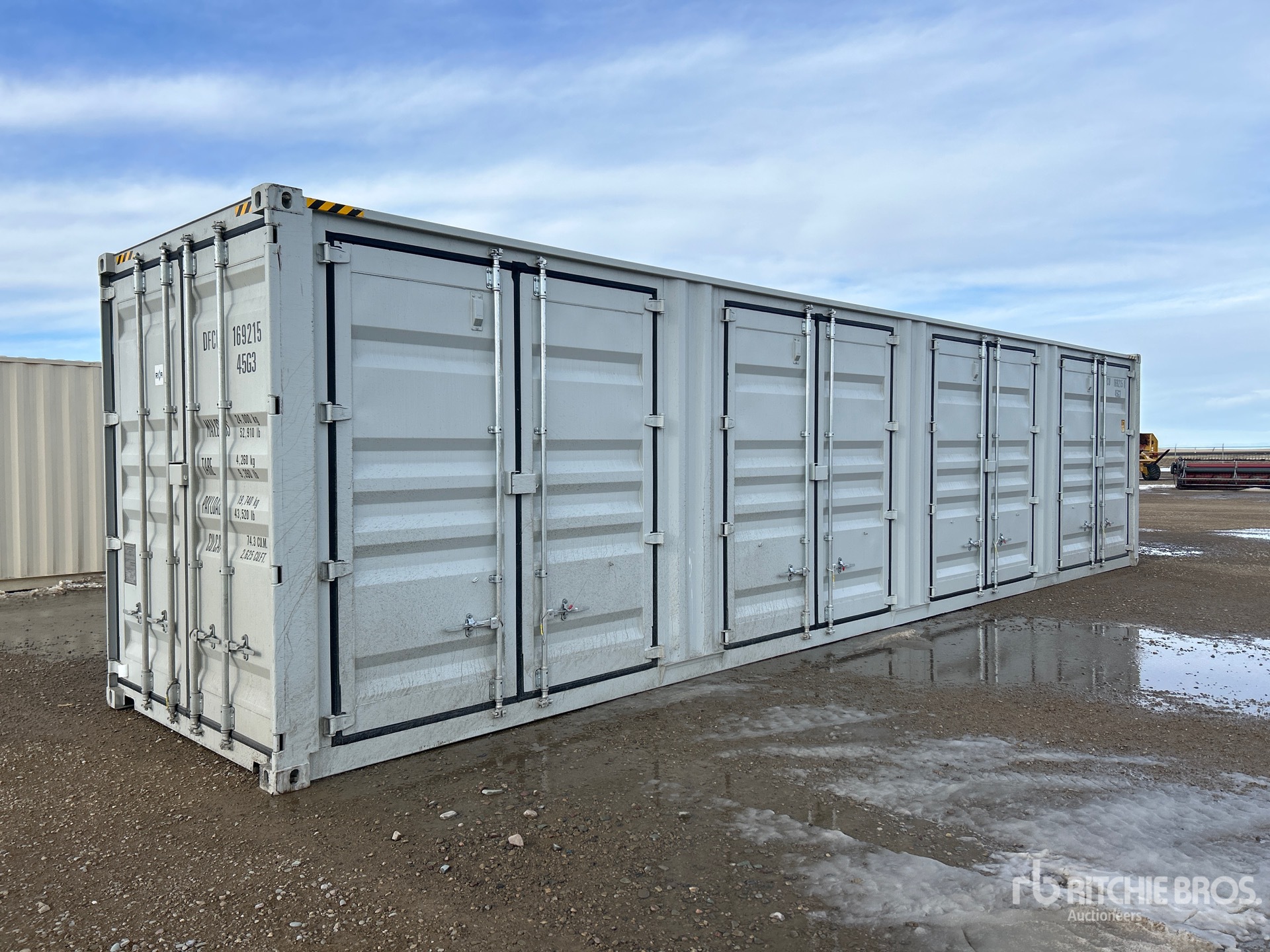 General Appearance with Bild, Ecke vorne links