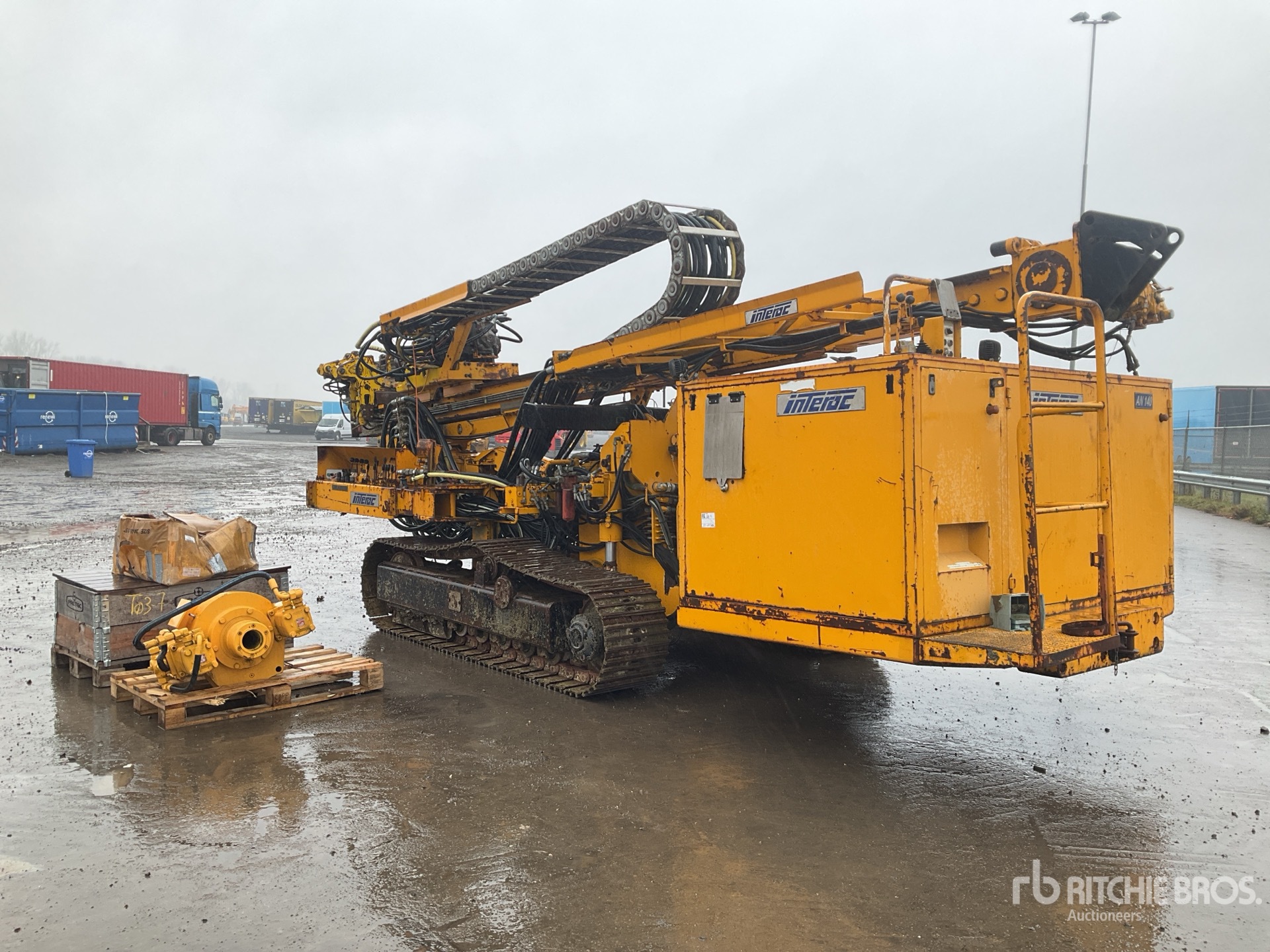 General Appearance with Foto, angolo posteriore sinistro