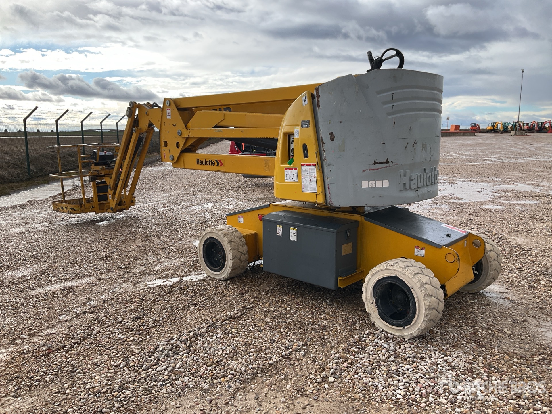 General Appearance with Picture, Right Front Corner