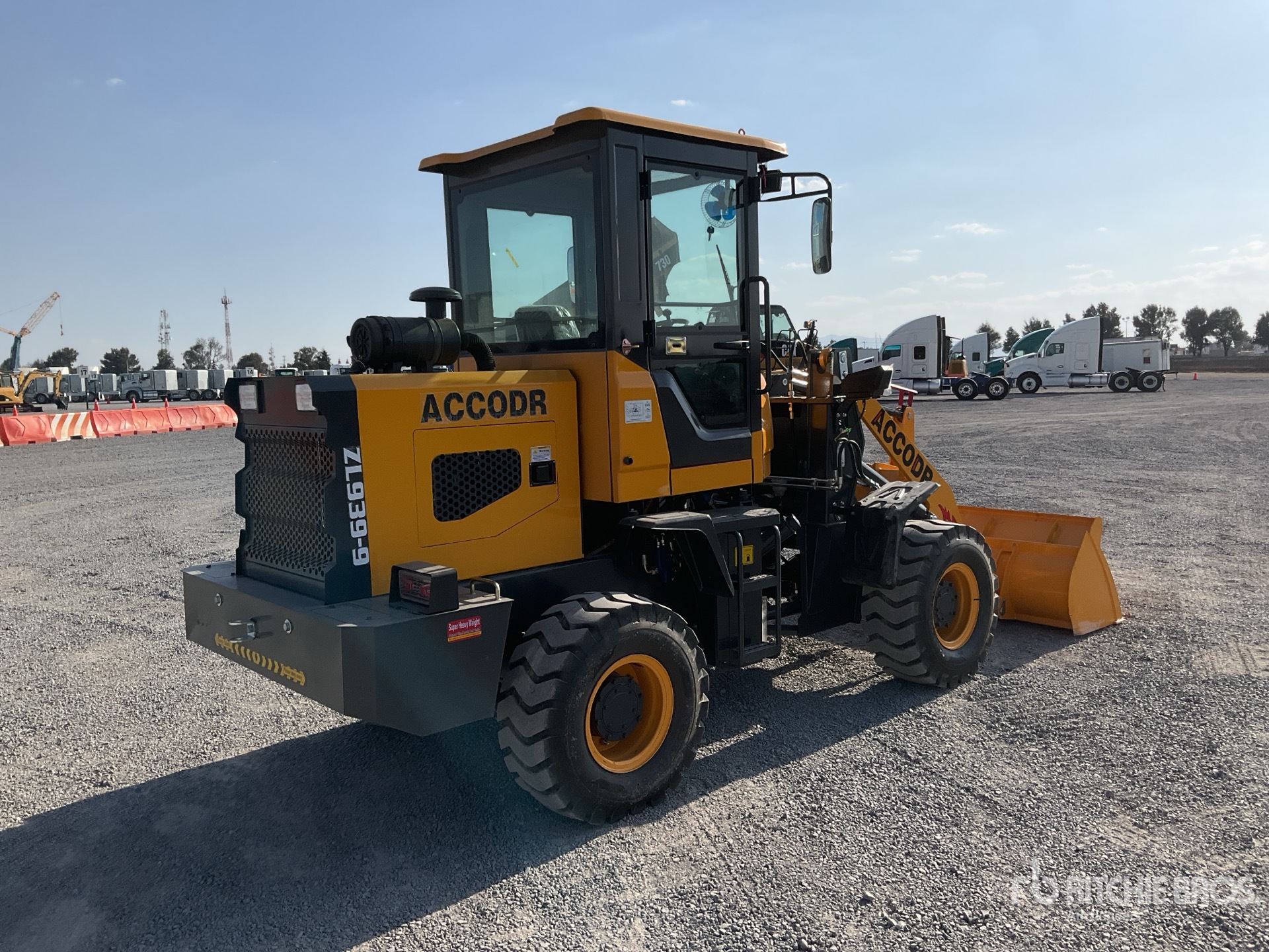 General Appearance with Imagen: esquina trasera derecha