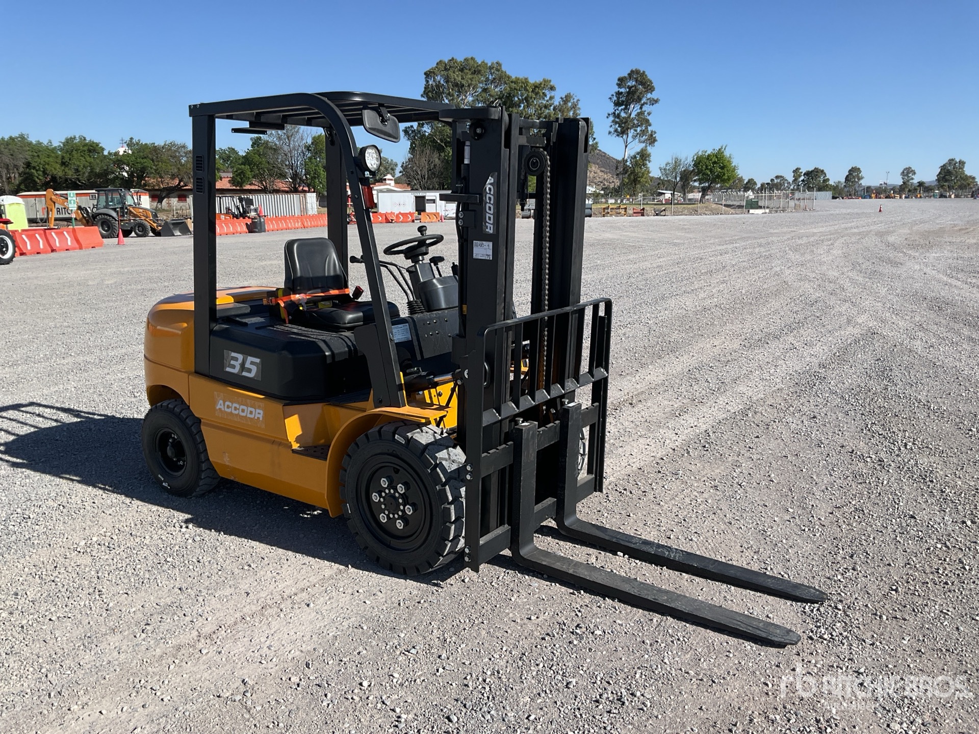 Aspect général with Image, coin avant droit