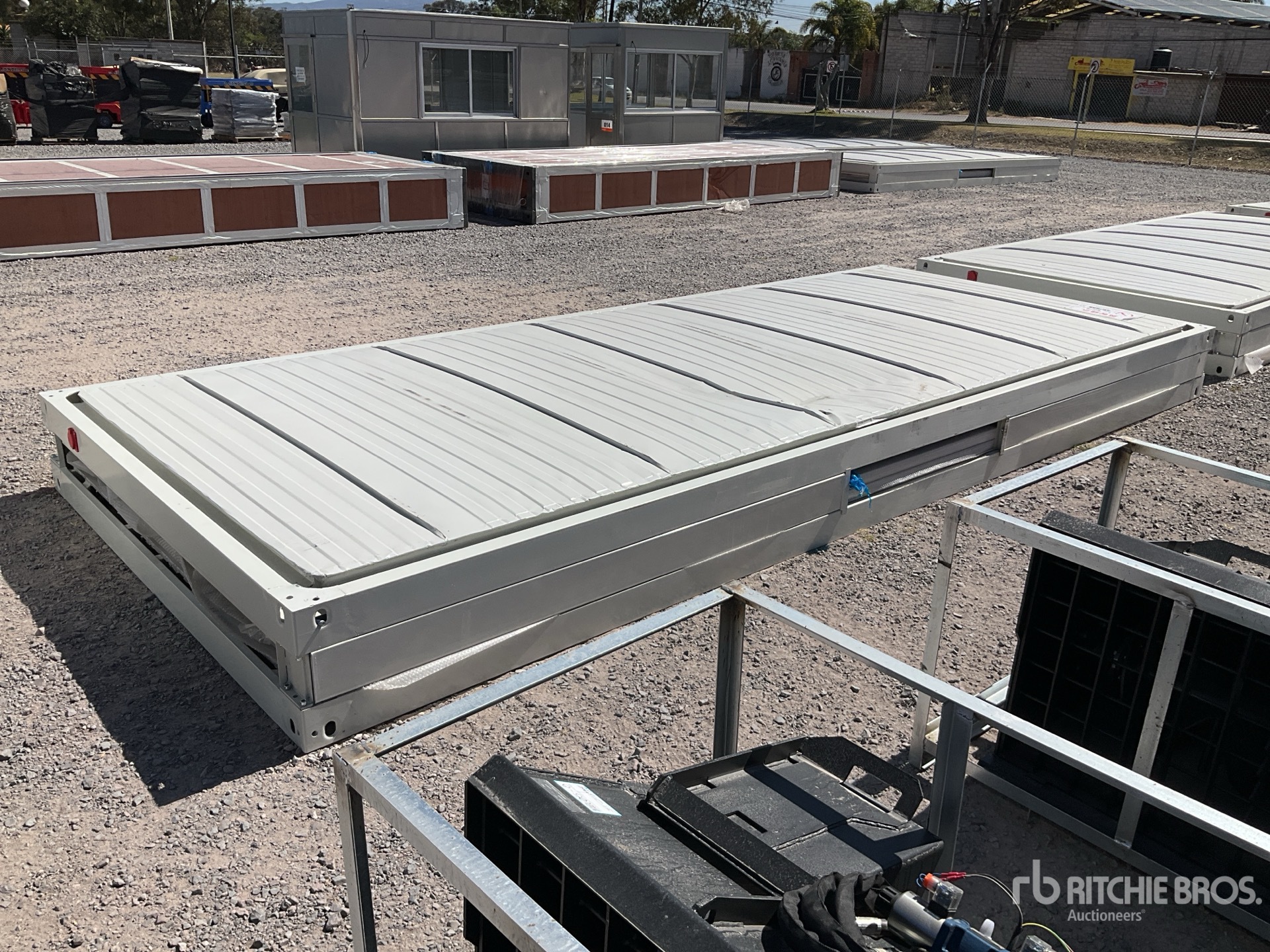 General Appearance with Image, coin avant gauche