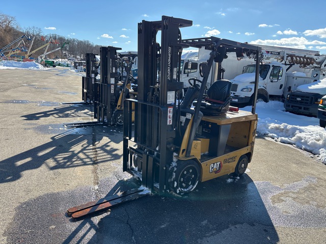 2021 Cat EC25EN2 2400 lb Electric Forklift