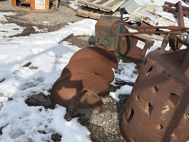 Lowe 650E Mini Skid Steer Auger