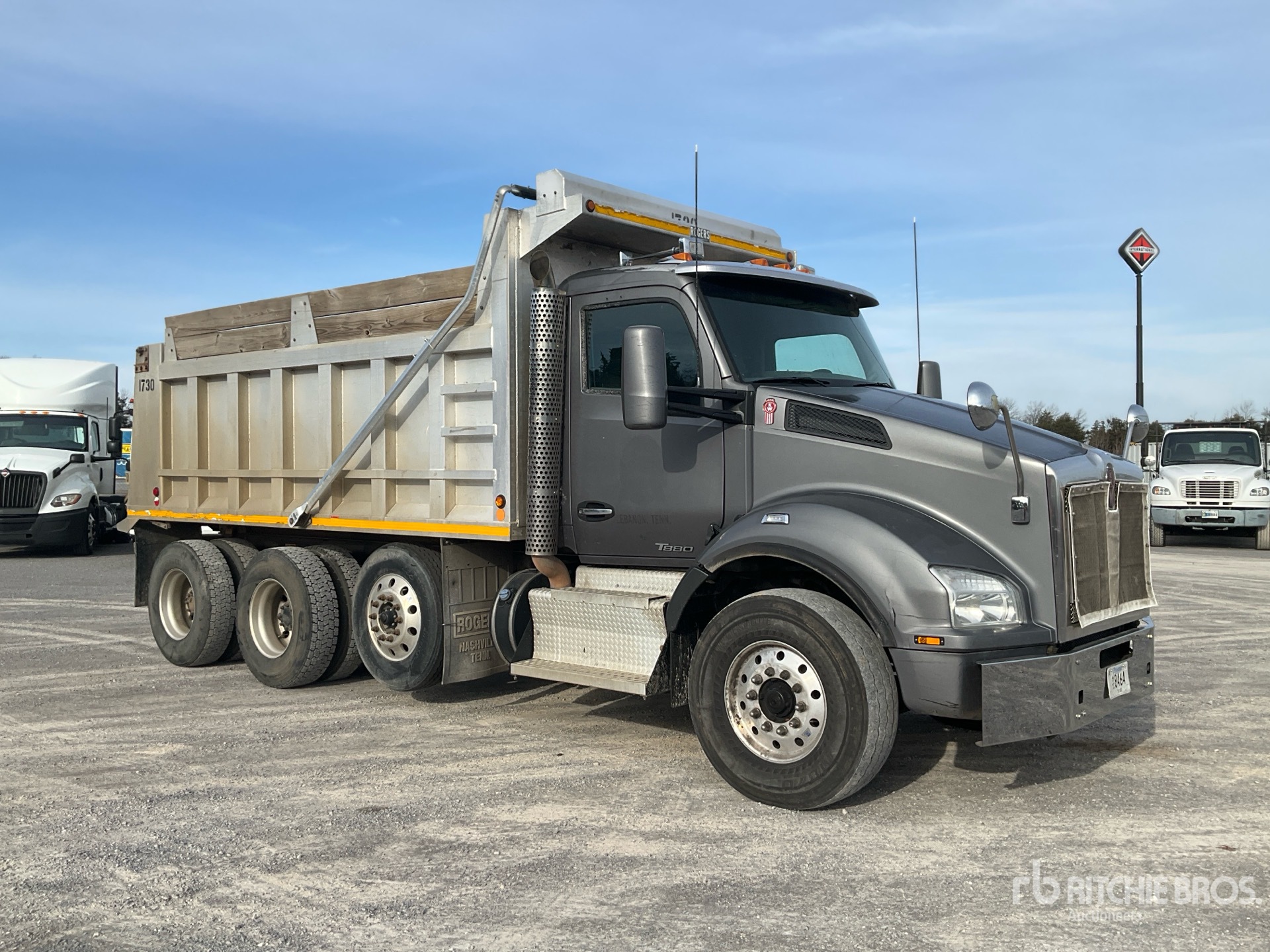 General Appearance with Image, coin avant droit