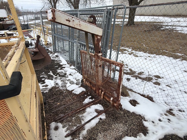 39 in Crane Pallet Forks