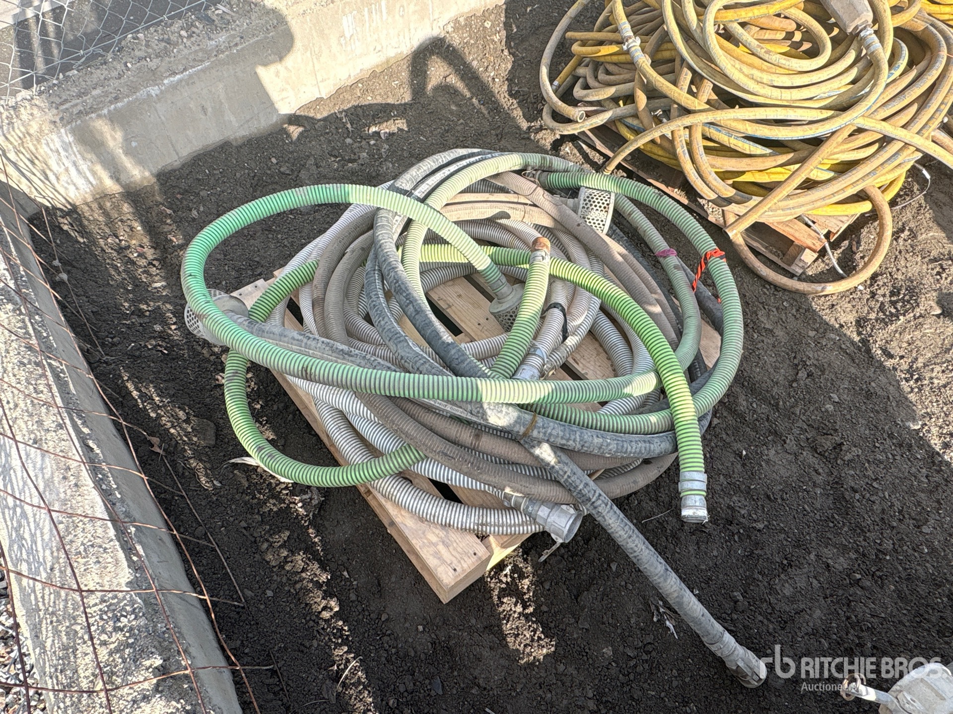 Aspect général with Image, coin arrière droit