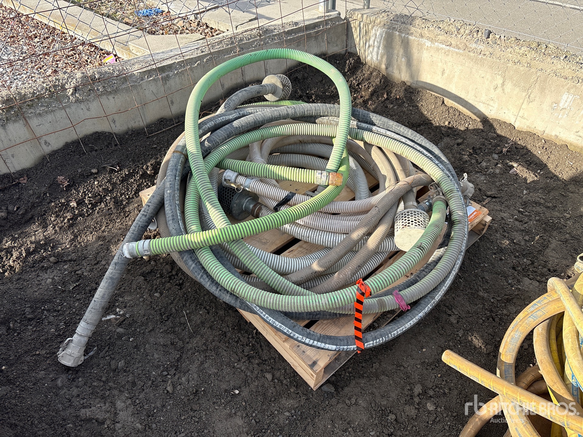 Aspect général with Image, coin avant droit